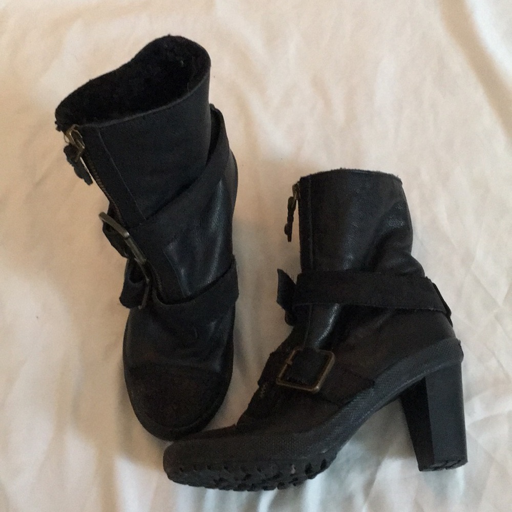 Heeled boots